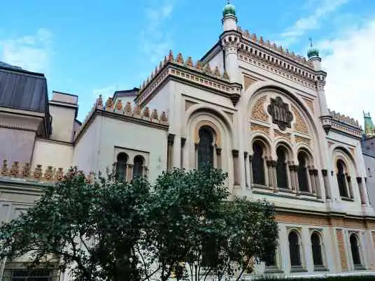 Španělská synagoga stojí na místě nejstarší pražské židovské modlitebny